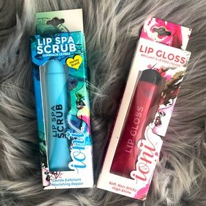 Toni Zodiac products bundle lip scrub and lip gloss for ♏️ Scorpio.